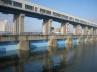 津波対策のため日本沿岸一帯に交通網インフラ設備を兼ねた巨大連続水門の構築を  津波対策のため日本沿岸一帯に交通網インフラ設備を兼ねた巨大連続水門の構築を