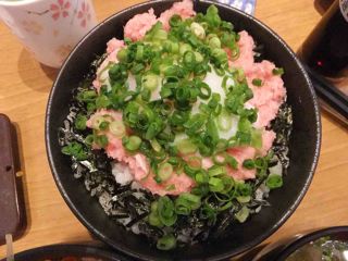 ﾈｷﾞﾄﾛ玉子丼1.jpg